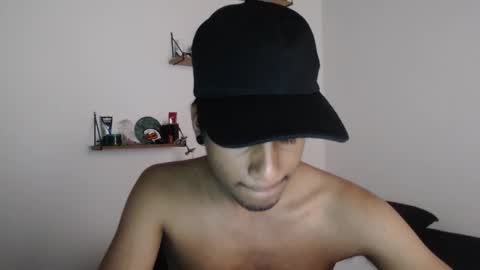 khevinlopezonig online show from November 19, 9:47 pm