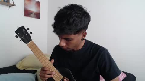 khevinlopezonig online show from December 25, 3:17 pm