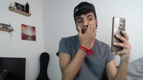 khevinlopezonig online show from October 1, 4:55 pm