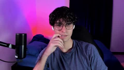 khozler_ online show from November 16, 2:25 am