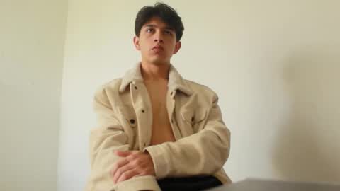 Snapshot of kianryu chatting on October 21, 1:58 pm Adrian  Chlloe online show from October 21, 1:58 pm