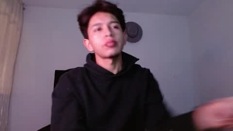 Snapshot of kianryu chatting on October 20, 5:11 am Adrian  Chlloe online show from October 20, 5:11 am