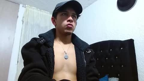 Snapshot of kianryu chatting on September 16, 1:28 am Adrian  Chlloe online show from September 16, 1:28 am