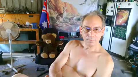 kimintheshed online show from February 13, 9:15 am