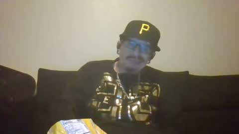 Snapshot of king761987 chatting on September 19, 3:18 am king761987 online show from September 19, 3:18 am