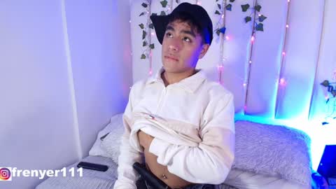 Snapshot of king_azahell chatting on January 9, 3:58 am king  help me reach 100 likes online show from January 9, 3:58 am