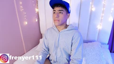 Snapshot of king_azahell chatting on February 26, 5:53 am king  help me reach 100 likes online show from February 26, 5:53 am