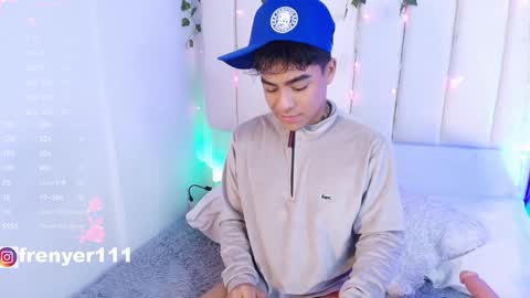 Snapshot of king_azahell chatting on January 12, 8:36 pm king  help me reach 100 likes online show from January 12, 8:36 pm
