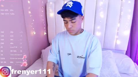 Snapshot of king_azahell chatting on March 11, 12:00 am king  help me reach 100 likes online show from March 11, 12:00 am