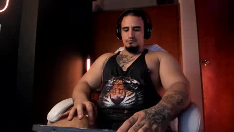 King Bear online show from February 21, 6:14 am