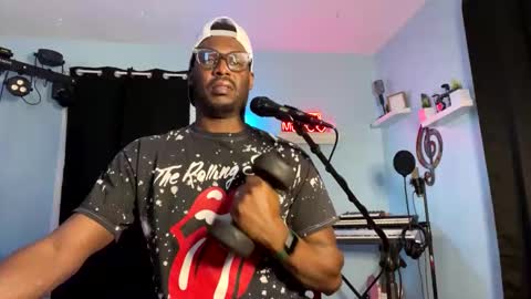 Snapshot of kingcorbra chatting on February 28, 4:32 am KC online show from February 28, 4:32 am