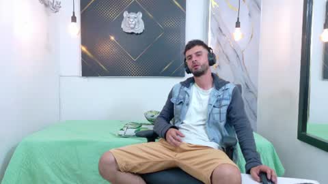 KING  online show from June 10, 4:03 am