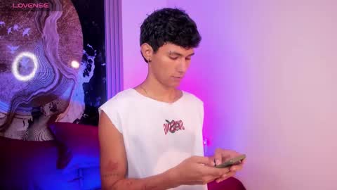  A L E X  online show from December 2, 9:34 am