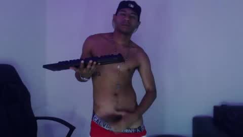 DOMINANT ALPHA KINGS online show from March 2, 5:08 am