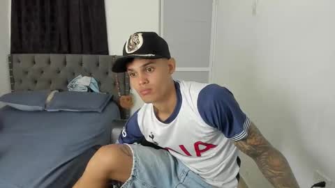 DOMINANT ALPHA KINGS online show from December 15, 12:18 am