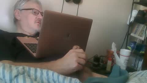 kingtongue10 online show from February 7, 4:02 pm