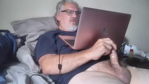 kingtongue10 online show from July 18, 12:54 pm