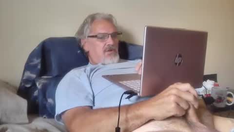 kingtongue10 online show from July 28, 2:35 pm