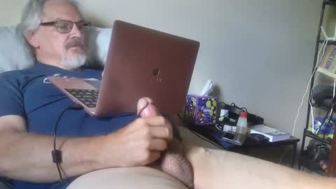 kingtongue10 online show from July 14, 7:42 pm