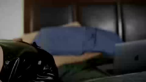 Snapshot of kinkyguy323232 chatting on October 12, 4:28 am Kinkyguy323232 online show from October 12, 4:28 am