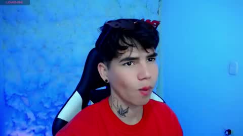 kiss_whitee online show from November 5, 6:43 pm