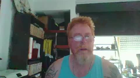 Snapshot of kiwi_boss61 chatting on January 9, 8:34 am kiwi_boss61 online show from January 9, 8:34 am