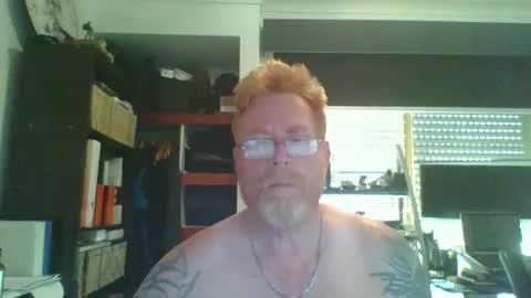 Snapshot of kiwi_boss61 chatting on October 29, 6:16 am kiwi_boss61 online show from October 29, 6:16 am