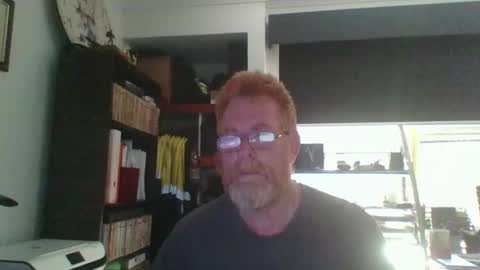 Snapshot of kiwi_boss61 chatting on December 16, 7:15 am kiwi_boss61 online show from December 16, 7:15 am