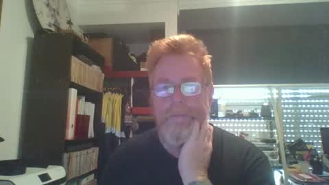 Snapshot of kiwi_boss61 chatting on January 2, 12:45 am kiwi_boss61 online show from January 2, 12:45 am