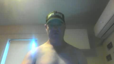 Snapshot of kiwiguy19773 chatting on December 26, 6:30 am kiwiguy19773 online show from December 26, 6:30 am