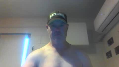 Snapshot of kiwiguy19773 chatting on January 13, 6:49 am kiwiguy19773 online show from January 13, 6:49 am