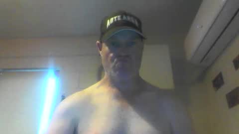 Snapshot of kiwiguy19773 chatting on December 8, 2:28 am kiwiguy19773 online show from December 8, 2:28 am