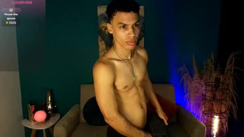 Snapshot of klaton__ chatting on October 12, 2:05 am klaton__ online show from October 12, 2:05 am