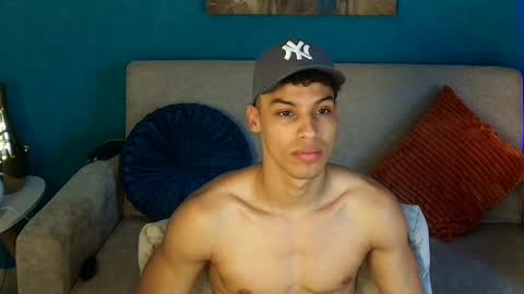 Snapshot of klaton__ chatting on October 18, 5:40 pm klaton__ online show from October 18, 5:40 pm