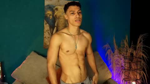 Snapshot of klaton__ chatting on October 10, 12:15 am klaton__ online show from October 10, 12:15 am