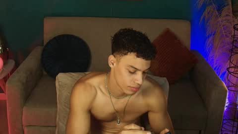 Snapshot of klaton__ chatting on October 22, 2:26 am klaton__ online show from October 22, 2:26 am