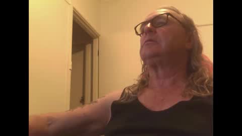 knobout online show from November 13, 12:10 pm