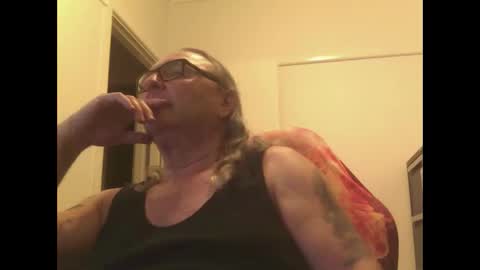 knobout online show from October 31, 2:42 pm