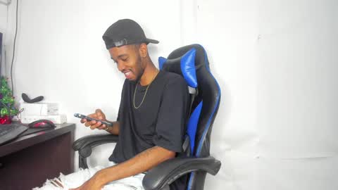 kofi online show from December 24, 10:28 pm