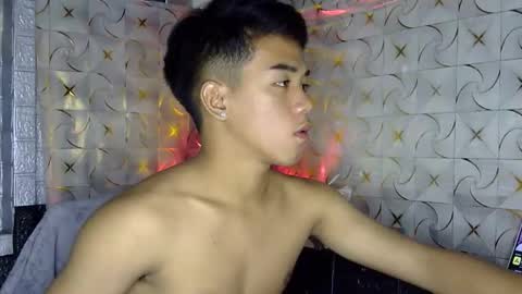 kritthanarkorn online show from March 8, 1:58 am