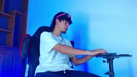 justym online show from December 9, 1:46 pm