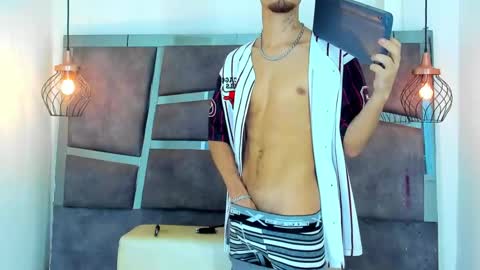 justym online show from March 9, 4:22 pm