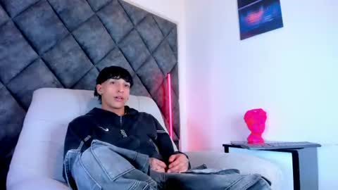 Kroy Wave  Muscle Tattoos Latino online show from August 4, 3:12 am