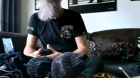 krummersaebel online show from February 8, 3:27 pm