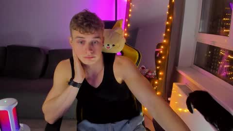 kurt_hanssen online show from November 19, 7:03 pm