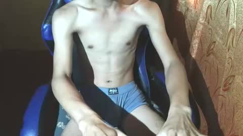 kurtxxx07 online show from November 24, 2:01 am