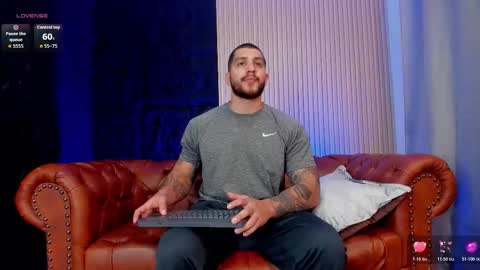 kylenorth_ online show from November 24, 7:59 pm