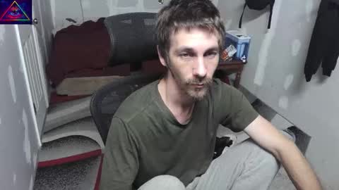 l1v1nth3dr3am online show from November 6, 9:56 am