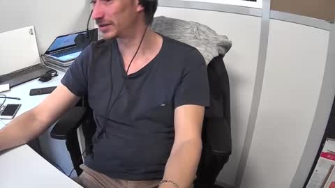 Snapshot of labelette007 chatting on December 18, 1:45 pm labelette007 online show from December 18, 1:45 pm