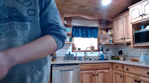 Snapshot of lancehardin chatting on March 11, 2:07 pm Lance online show from March 11, 2:07 pm